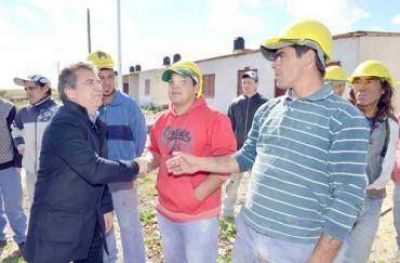 Urribarri inaugur� un nuevo edificio escolar en Basso