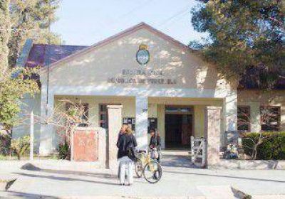 Una madre noque� a vicedirectora de un colegio en Centenario 
