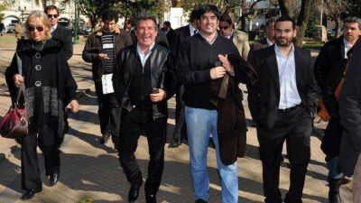 Fuertes expande su agrupaci�n para llegar a 2015	 