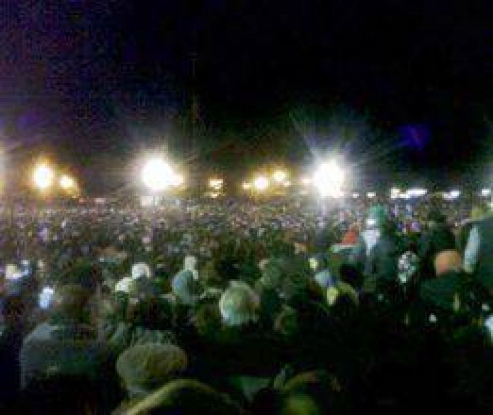 Impresionante recibimiento del 25  
