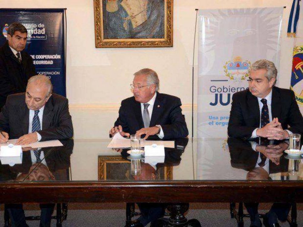 Coordinan asistencia en materia de seguridad
