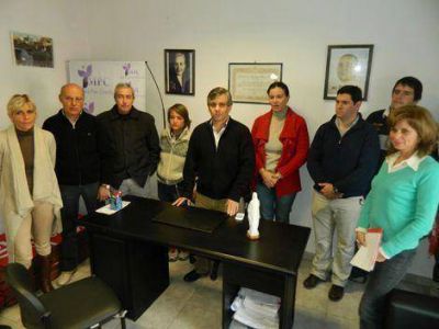 El Diputado Guillermo Britos entreg� 70 subsidios y 46 becas 