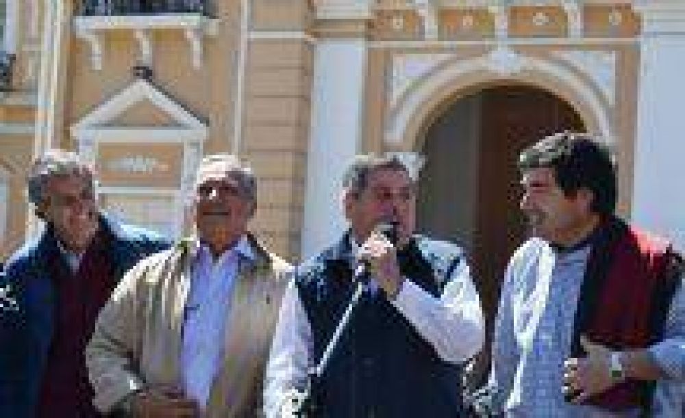 Alfredo De Angeli atac� al Gobierno en su visita a Salta: "A este gobierno no le importan los productores"