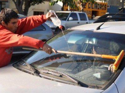La Municipalidad se habr�a comprometido a darles trabajo a los �trapitos� del centro