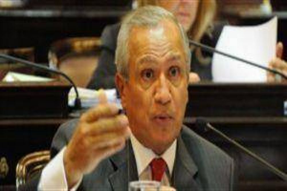 Romero: �El que se sienta atacado que conteste, yo no manejo el diario�