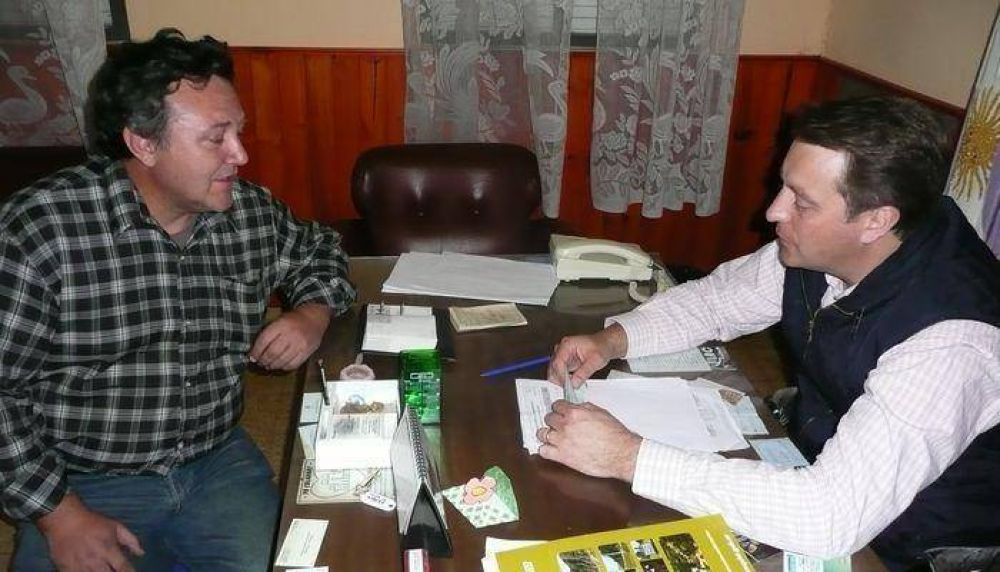 El intendente entreg� un subsidio para escuelas de Saldungaray