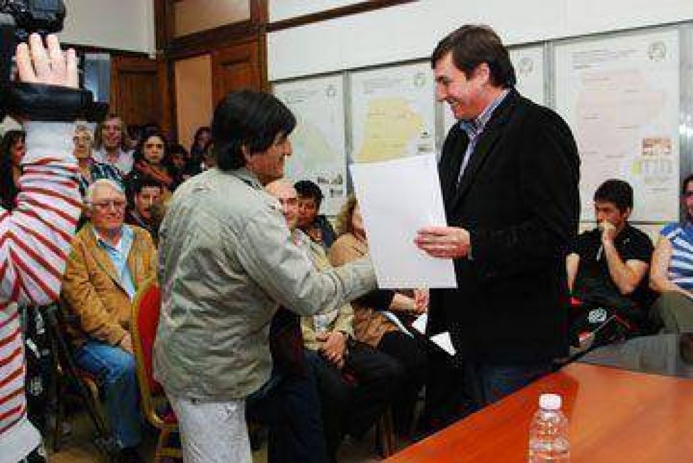 Entregaron m�s de $600 mil en aportes
