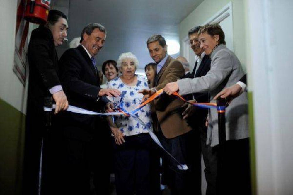 Inauguraron dos modernos mam�grafos digitales en la sede LUCCA Ushuaia