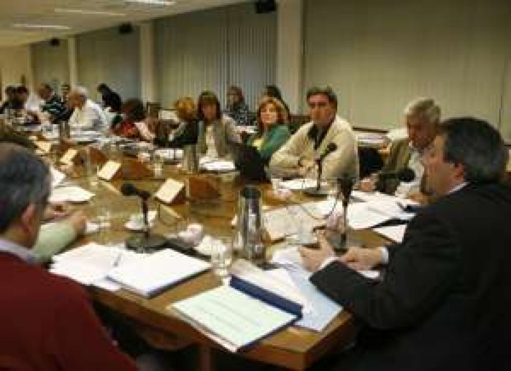 UNSJ: un dictamen advierte sobre riesgo de intervenci�n