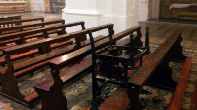 Afirman que cinco alumnos hicieron pintadas en la iglesia