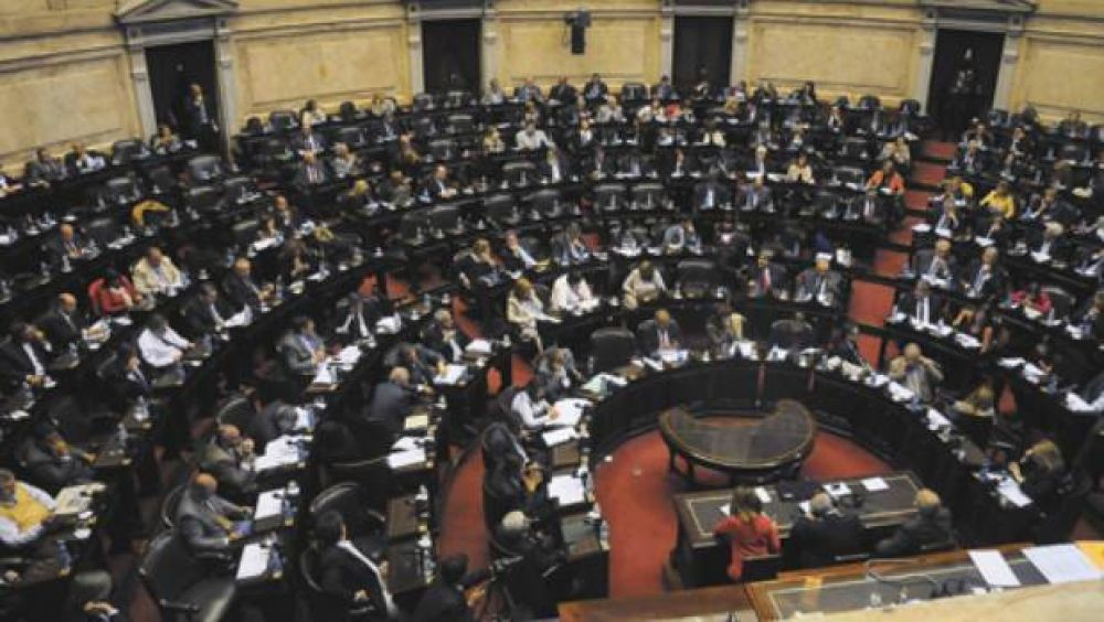 Un diputado fueguino que coquetea con Massa facilit� el qu�rum para el Presupuesto K