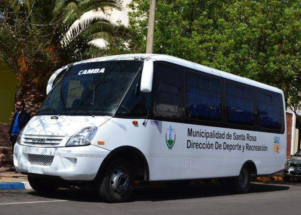 La comuna adquiri� un minibus cero kil�metro