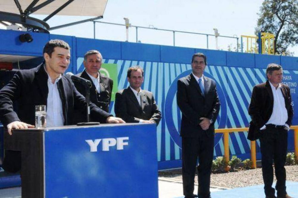 Capitanich y Galuccio inauguraron un Mdulo de Abastecimiento Social de YPF