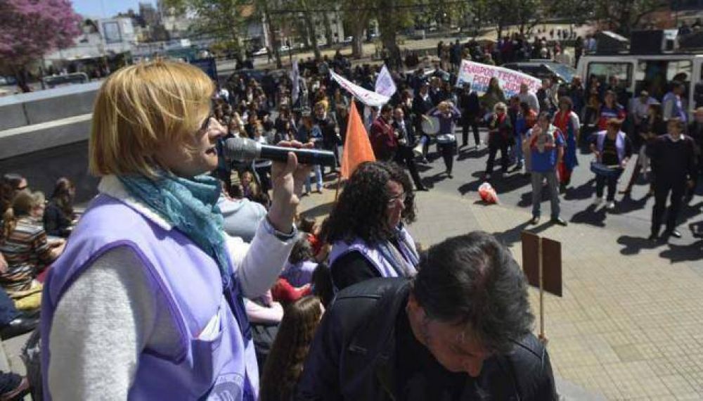 Judiciales paran hoy y se movilizan al Panal