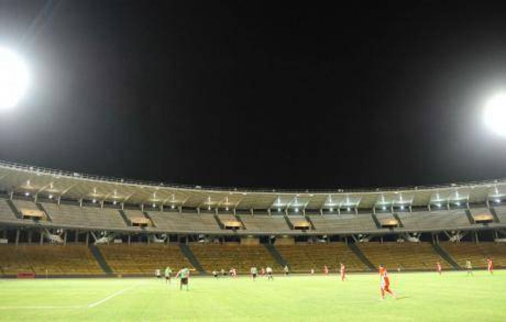 Pe�arol y Las Palmas jugar�n en el Kempes, con entradas populares