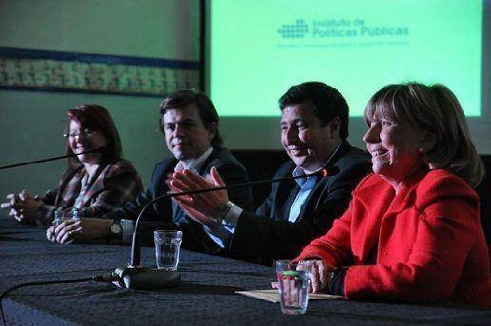 Arroyo y Gabriel Mercuri disertaron por el empleo joven en Lomas‏