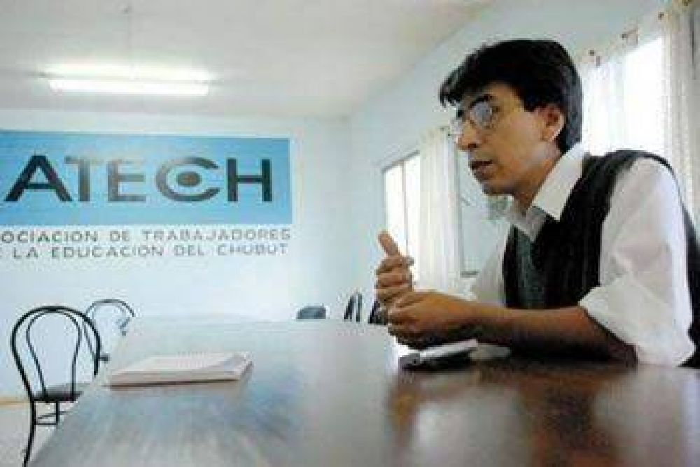 POR LOS 22 D�AS DE ASAMBLEA, HUBO DESCUENTOS A 717 DOCENTES POR 3,7 MILLONES DE PESOS