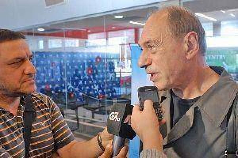 Zaffaroni: "Debemos cambiar el r�gimen presidencialista por uno parlamentario"