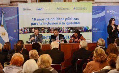 Presentan libro sobre pol�ticas de inclusi�n