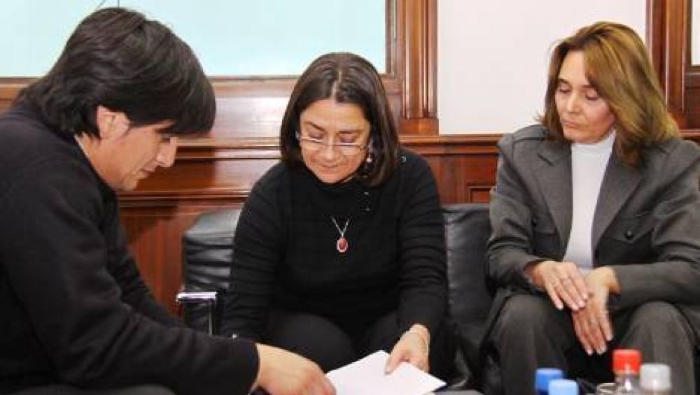 Se invertir�n $28 millones en ocho escuelas