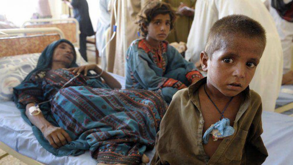 Ascienden a 350 los muertos por el terremoto en Pakist�n