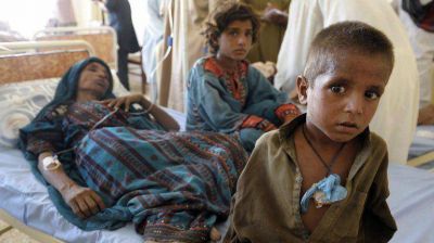 Ascienden a 350 los muertos por el terremoto en Pakist�n