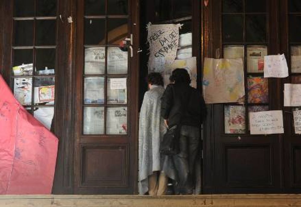 Rector del Nacional va contra padres a favor de las tomas: "Son irresponsables"