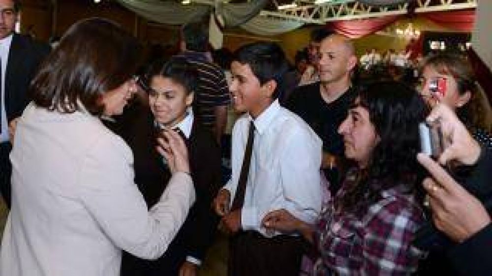 Luc�a acompa�� la celebraci�n de una escuela especial