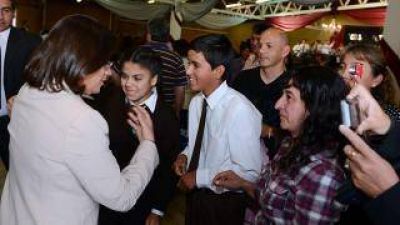 Luc�a acompa�� la celebraci�n de una escuela especial