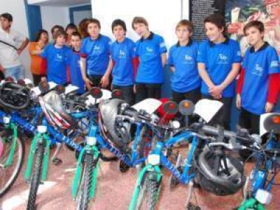 Plan TuBi: alumnos del Colegio San Marcos recibieron sus bicicletas