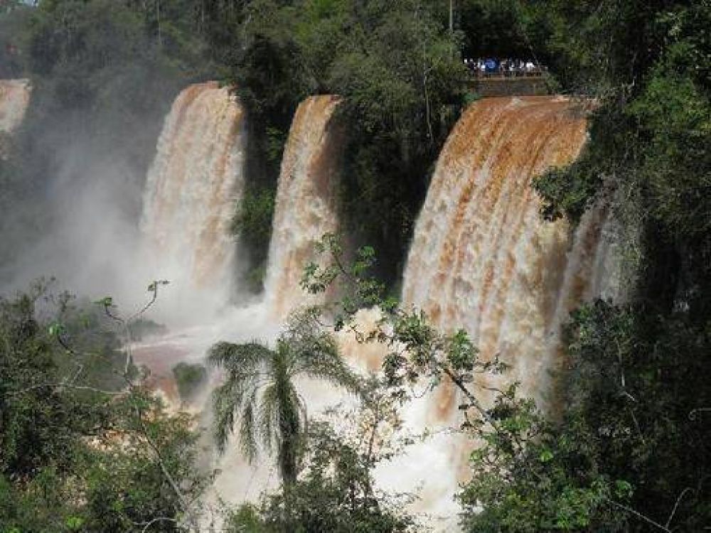 Casi 910 mil turistas ya visitaron Cataratas del Iguaz� en lo que va del a�o