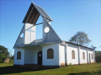 Hubo destrozos y robaron im�genes de una iglesia en Ober�
