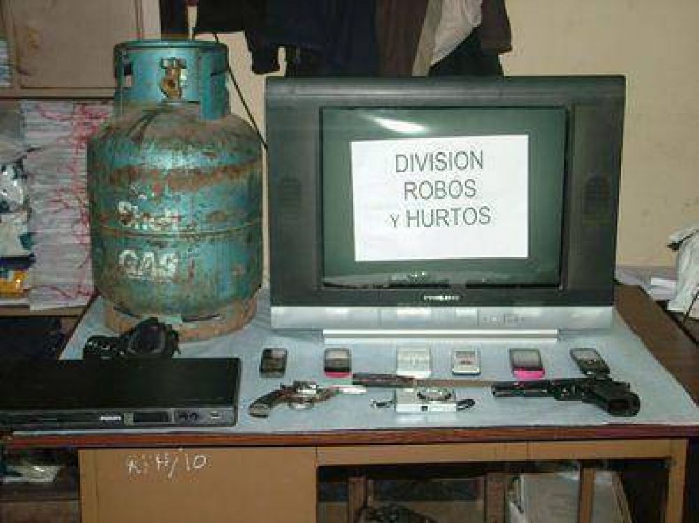 Detienen a once individuos y secuestran armas y objetos