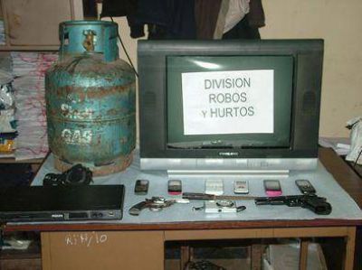 Detienen a once individuos y secuestran armas y objetos
