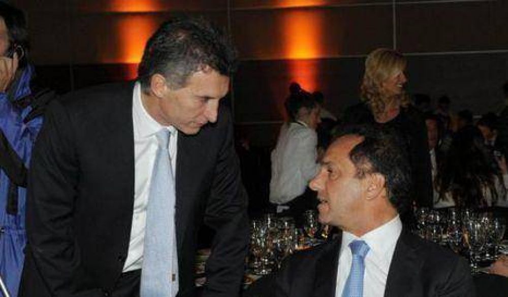 Scioli cruz� a Macri por la Ley de Medios
