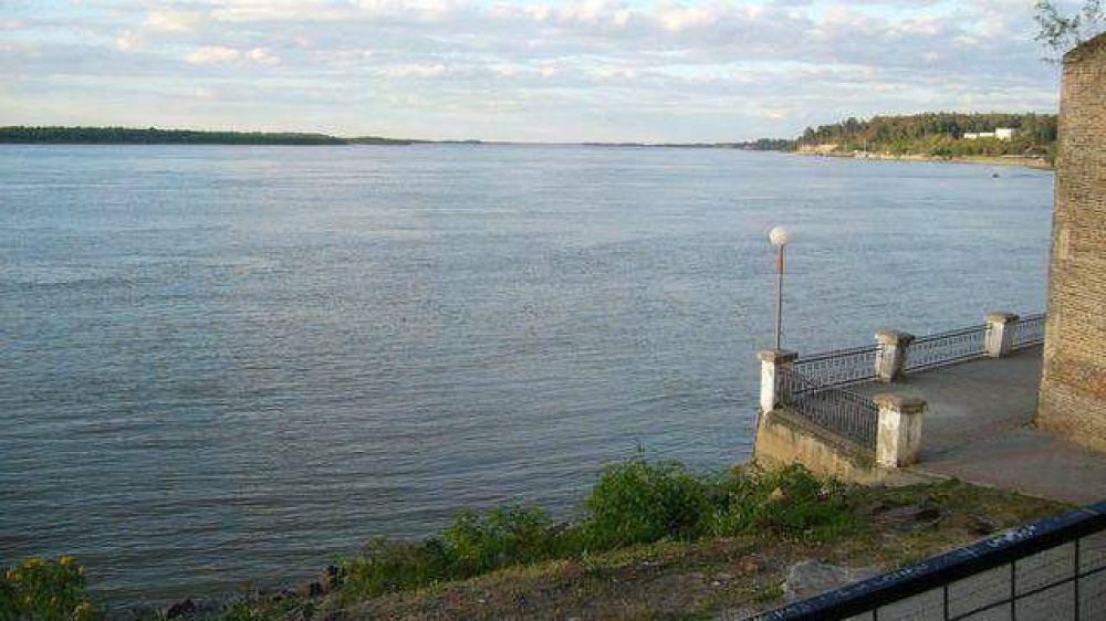 Dos ni�os cayeron al R�o Paran� en La Paz