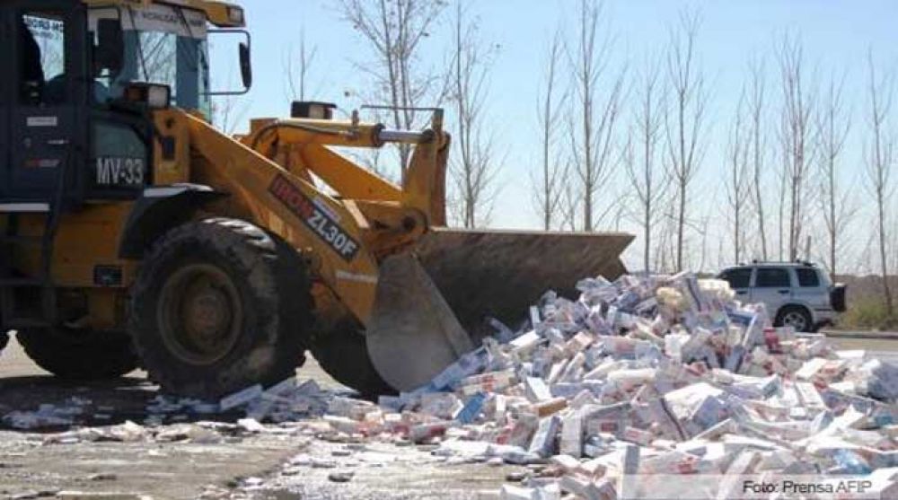 AFIP destruy� 33.500 atados de cigarrillos truchos secuestrados en Bah�a Blanca