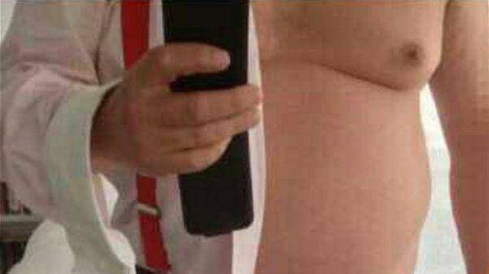 Un pol�tico brit�nico se sac� fotos desnudo y se filtraron en Facebook