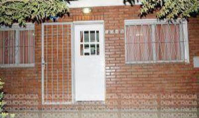 Ladr�n armado asalt� almac�n, rob� dinero y se dio a la fuga