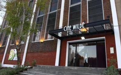 Madre de la ni�a discriminada por funcionarios en el Cine de Wilde: �Temo por las represalias�