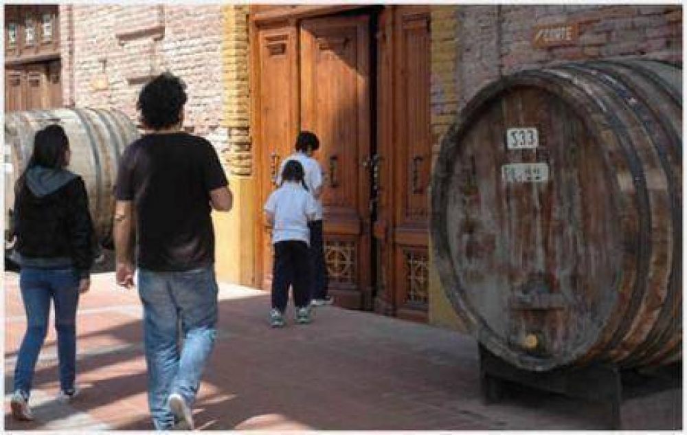 Maip�: festejos de alto vuelo por el D�a del Turismo 