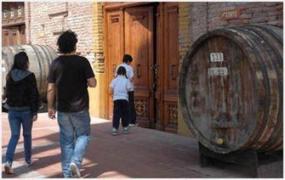 Maip�: festejos de alto vuelo por el D�a del Turismo 