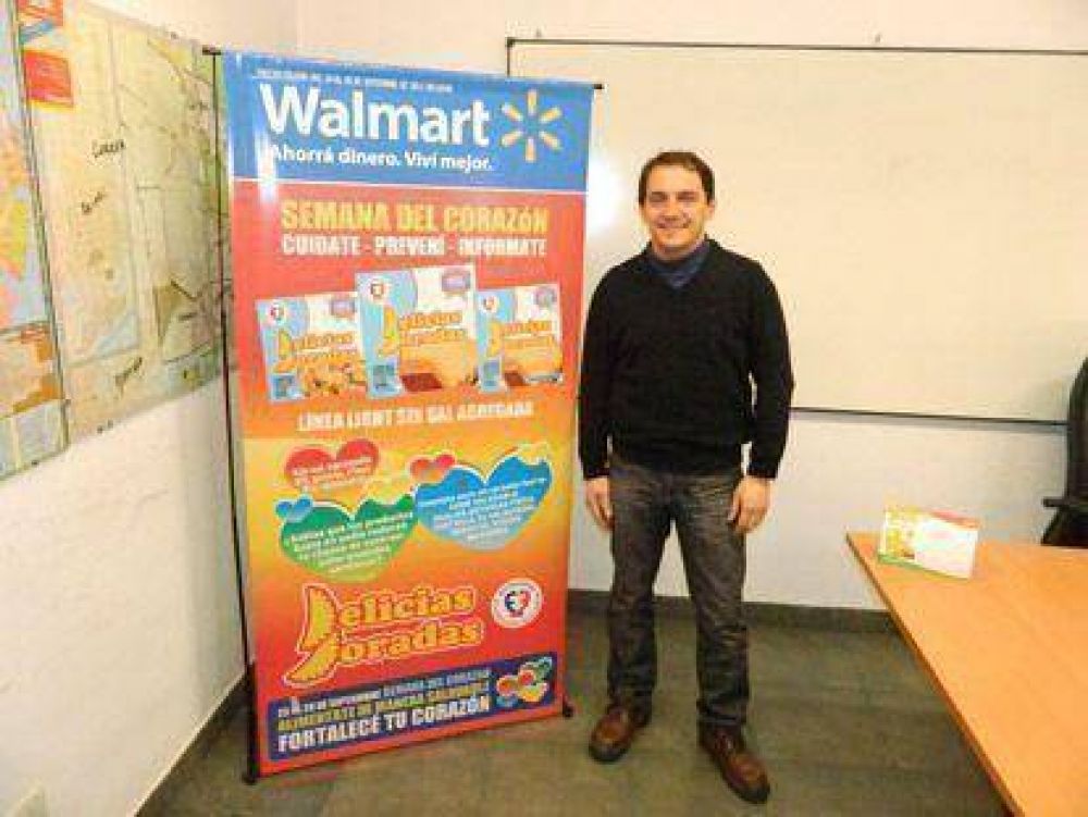 Charla para consumidores sobre cuidado del coraz�n y alimentaci�n saludable