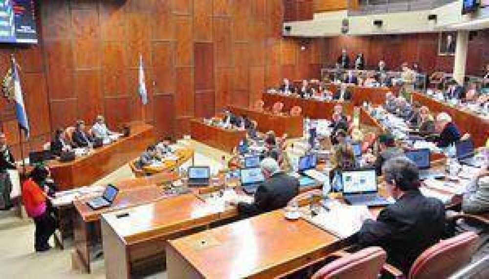 Cruce de oficialistas y opositores