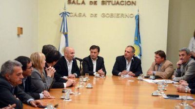 El gobernador dijo que hay gestiones avanzadas en torno a Alpesca