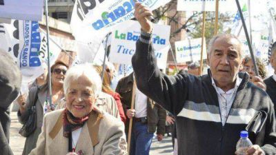 Jubilados marcharon exigiendo la movilidad y la porcentualidad de sus haberes