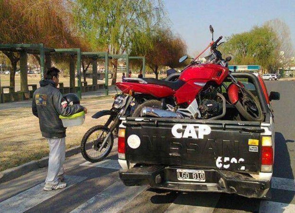 Detienen a un joven pr�fugo que conduc�a por Carlos Paz