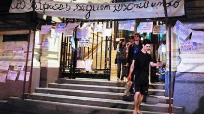 Despu�s de diez d�as: Los estudiantes levantaron la toma del Nacional Buenos Aires