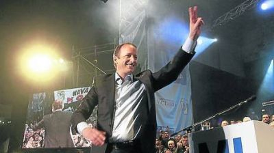 Insaurralde neg� rumores y dijo que asumir� la banca