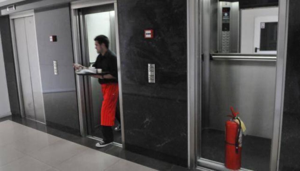 Un solo inspector para controlar 10 mil ascensores